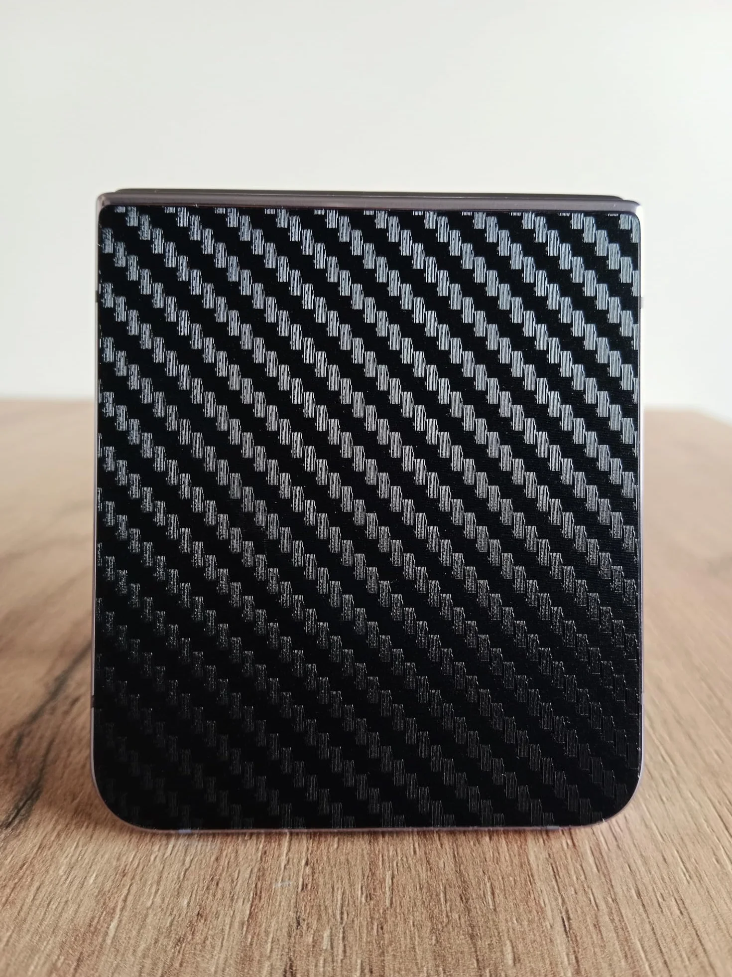 apgo Skins folia naklejka skórka strukturalna na TYŁ do Apple iPhone 12 - Carbon Czarny